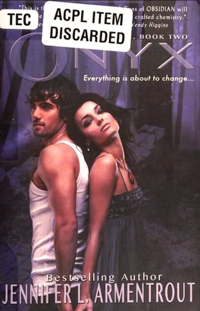 Onyx by Jennifer L. Armentrout, book cover